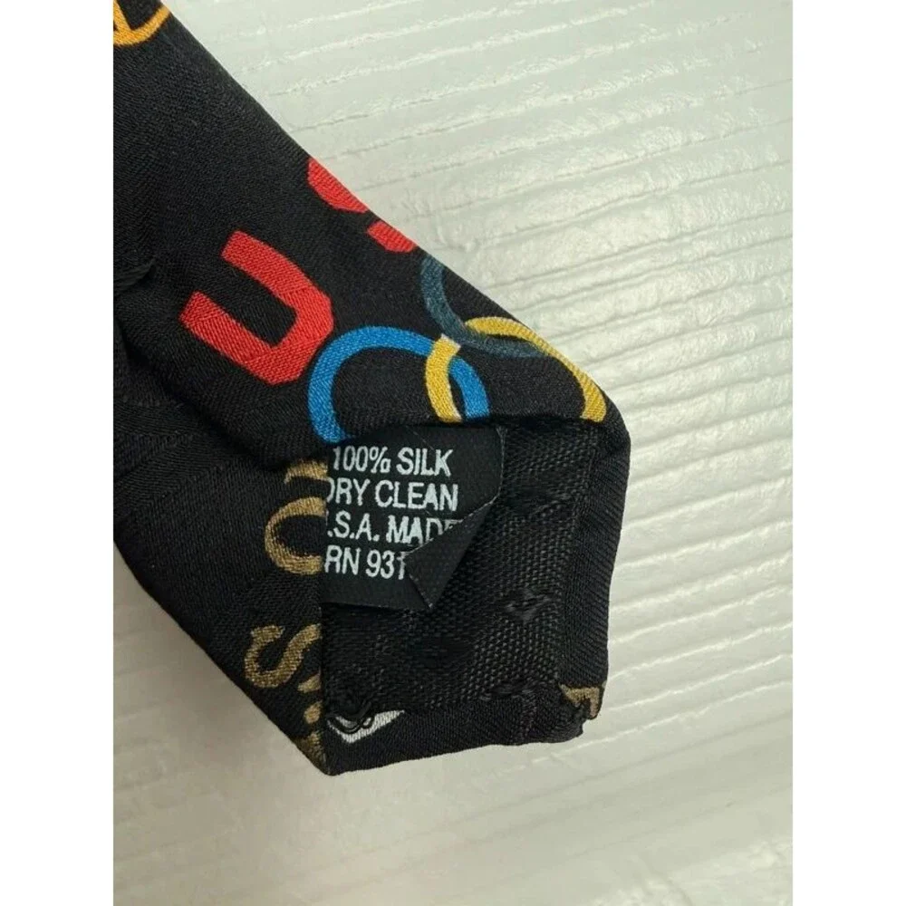 Mens silk tie with olympics design